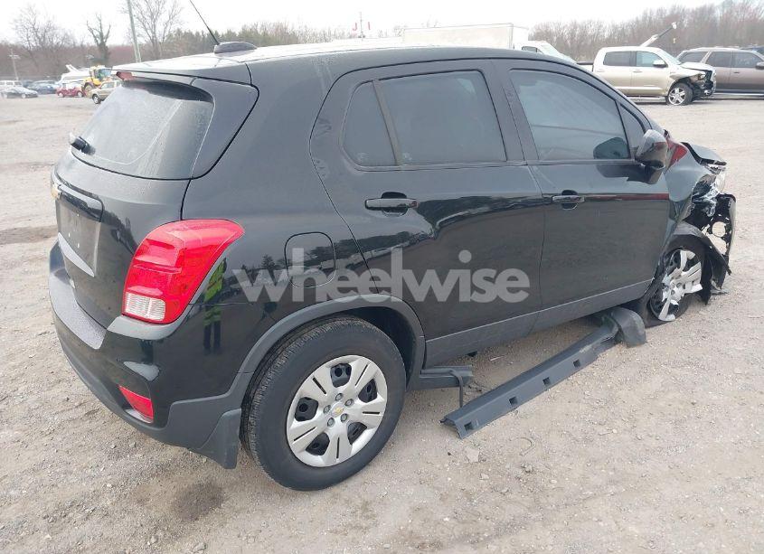 Photo 4 of 2017 Chevrolet Trax LS (VIN 3GNCJKSB1HL219222)