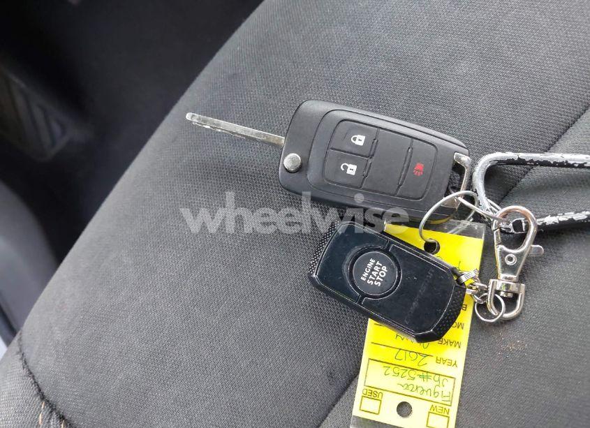 Photo 11 of 2017 Chevrolet Trax LS (VIN 3GNCJKSB1HL227854)