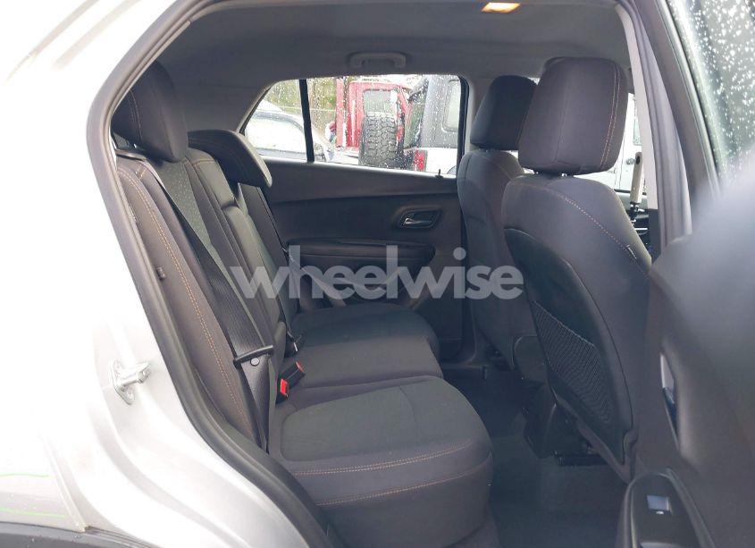 Photo 8 of 2017 Chevrolet Trax LS (VIN 3GNCJKSB1HL227854)