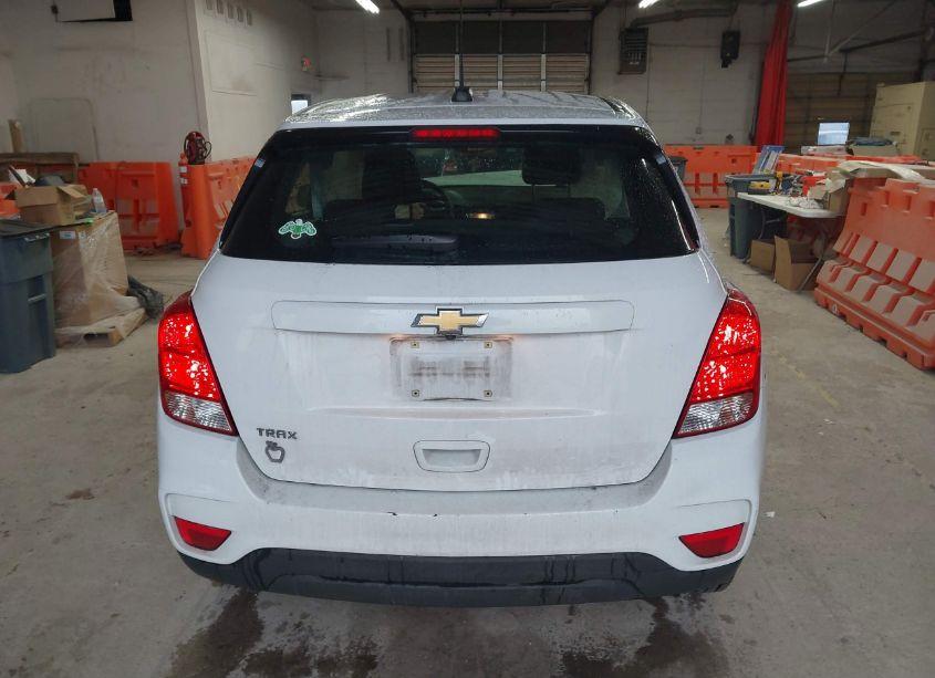 Photo 16 of 2017 Chevrolet Trax LS (VIN 3GNCJKSB1HL233508)