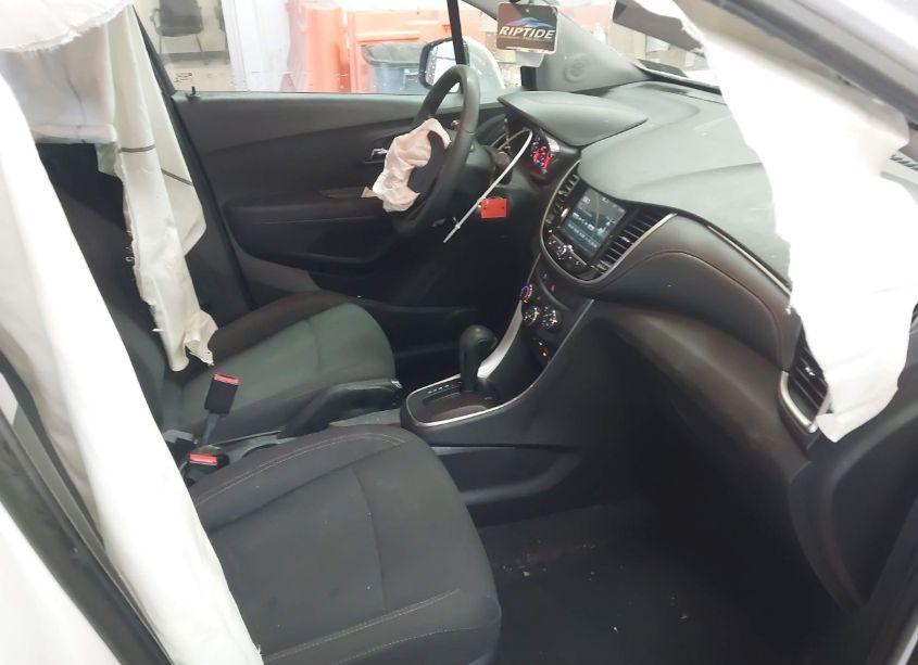 Photo 5 of 2017 Chevrolet Trax LS (VIN 3GNCJKSB1HL233508)