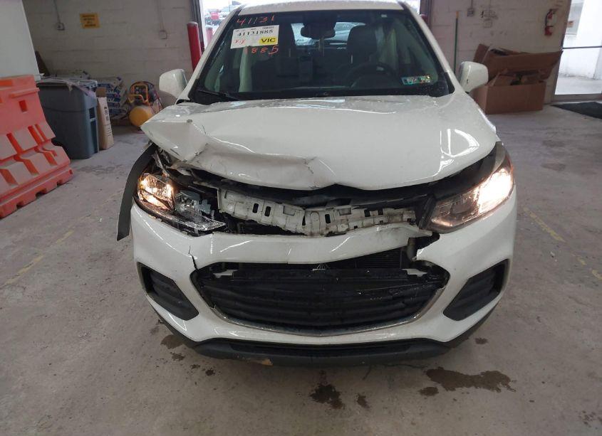 Photo 6 of 2017 Chevrolet Trax LS (VIN 3GNCJKSB1HL233508)