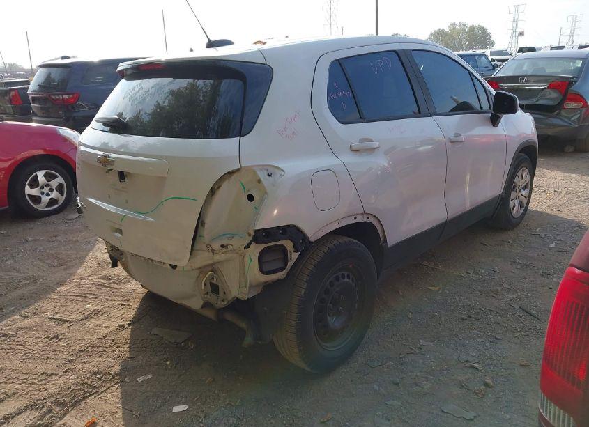 Photo 4 of 2017 Chevrolet Trax LS (VIN 3GNCJKSB1HL282241)