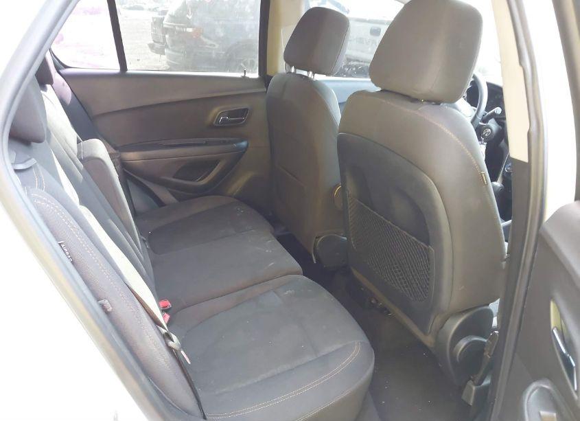 Photo 8 of 2017 Chevrolet Trax LS (VIN 3GNCJKSB1HL282241)
