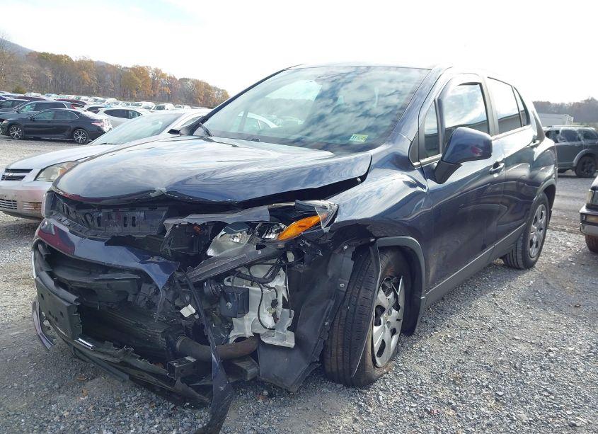 Photo 6 of 2018 Chevrolet Trax LS (VIN 3GNCJKSB1JL377601)