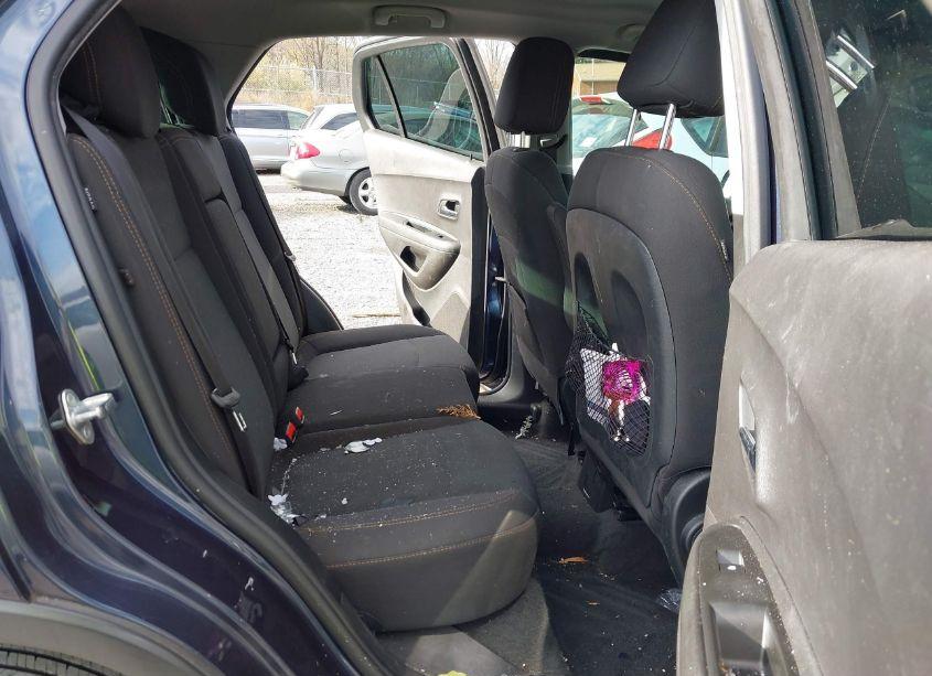 Photo 8 of 2018 Chevrolet Trax LS (VIN 3GNCJKSB1JL377601)
