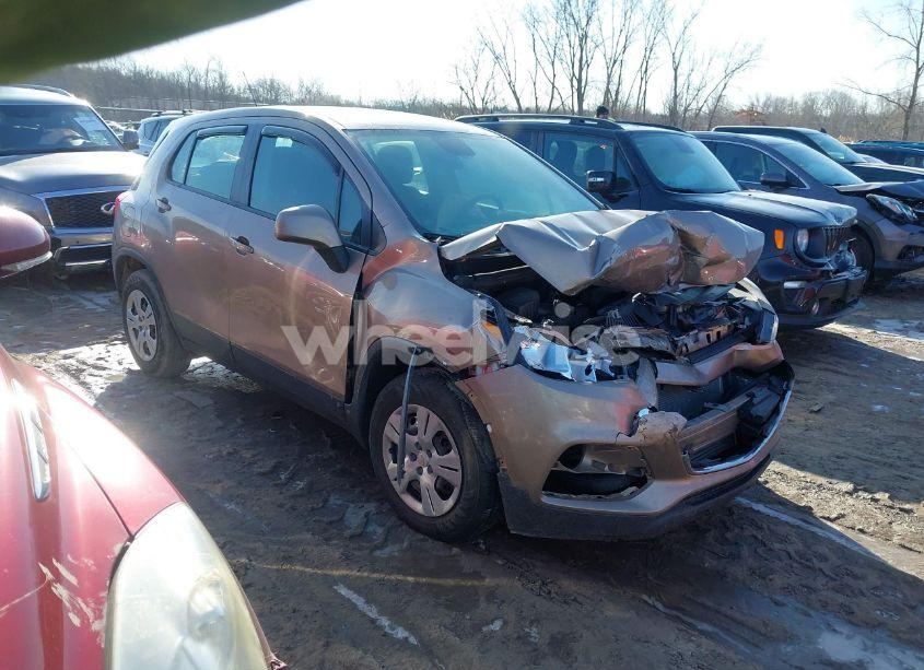 2018 Chevrolet Trax LS (VIN 3GNCJKSB1JL408720) main photo
