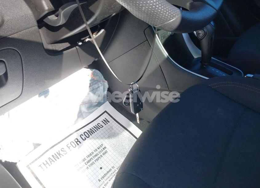 Photo 11 of 2018 Chevrolet Trax LS (VIN 3GNCJKSB1JL408720)