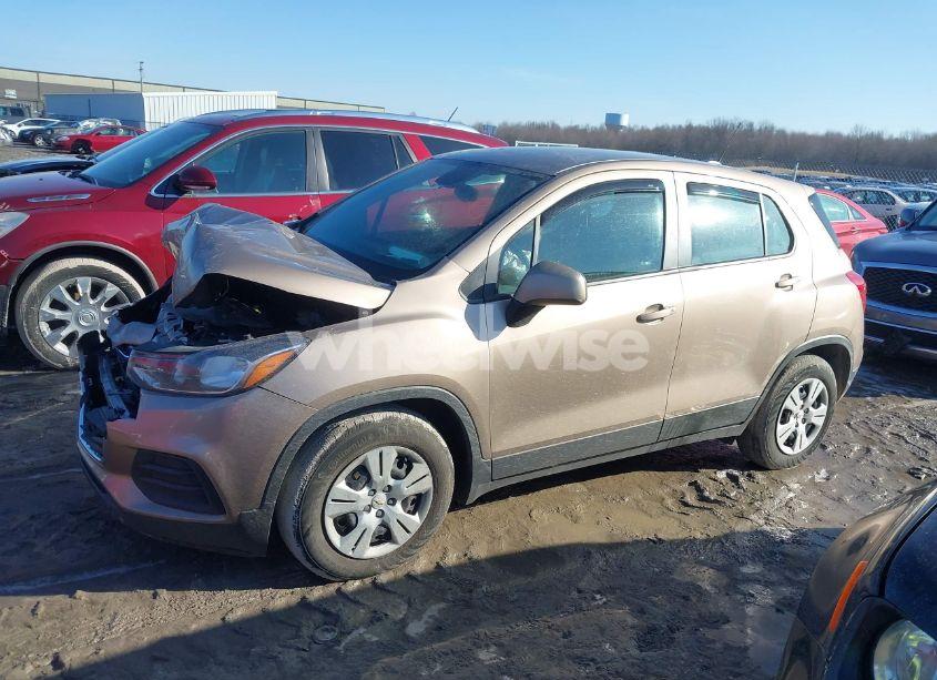 Photo 14 of 2018 Chevrolet Trax LS (VIN 3GNCJKSB1JL408720)