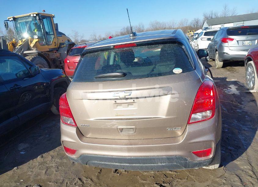 Photo 16 of 2018 Chevrolet Trax LS (VIN 3GNCJKSB1JL408720)