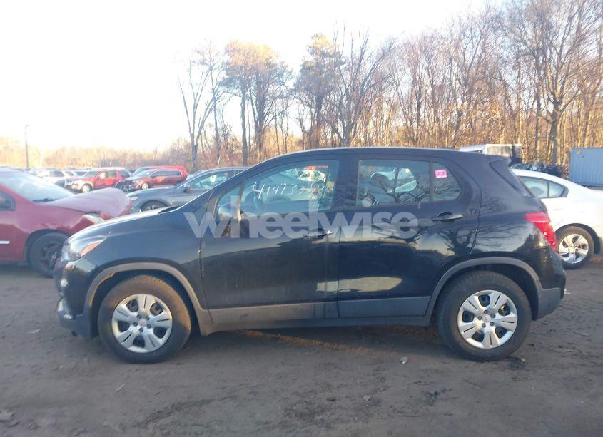 Photo 14 of 2019 Chevrolet Trax LS (VIN 3GNCJKSB1KL132511)