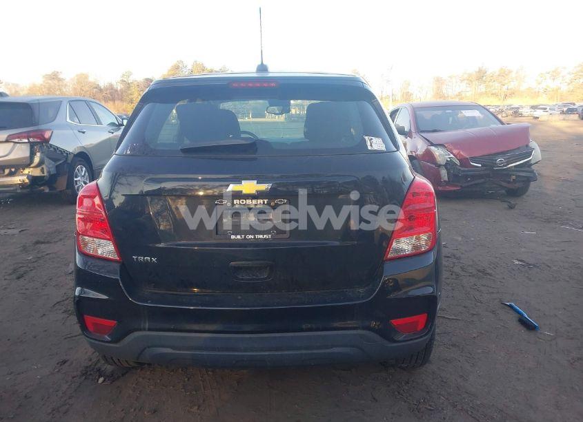 Photo 16 of 2019 Chevrolet Trax LS (VIN 3GNCJKSB1KL132511)