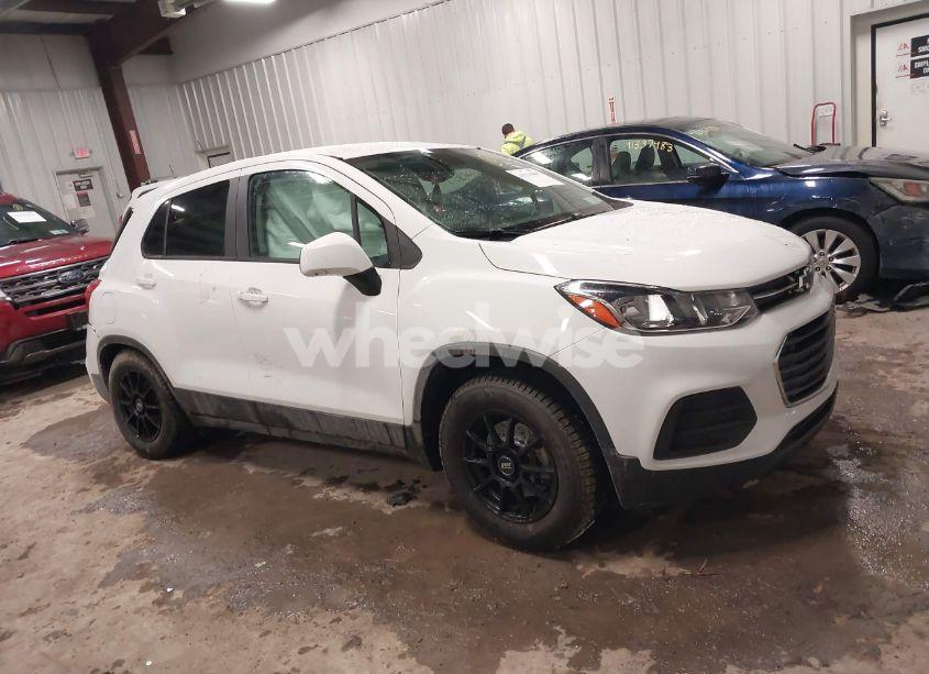 Photo 13 of 2019 Chevrolet Trax LS (VIN 3GNCJKSB1KL403194)