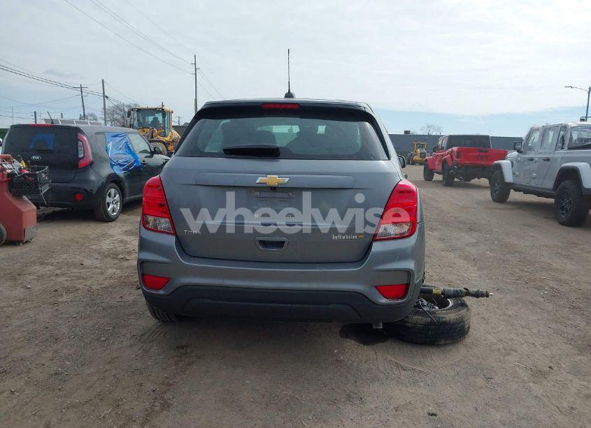 Photo 16 of 2020 Chevrolet Trax FWD LS (VIN 3GNCJKSB1LL137127)