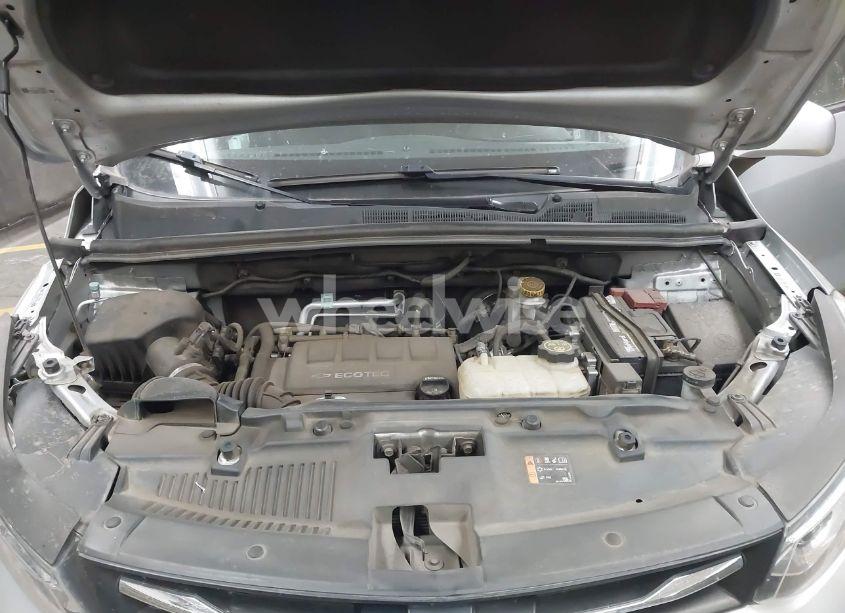 Photo 10 of 2020 Chevrolet Trax FWD LS (VIN 3GNCJKSB1LL137936)