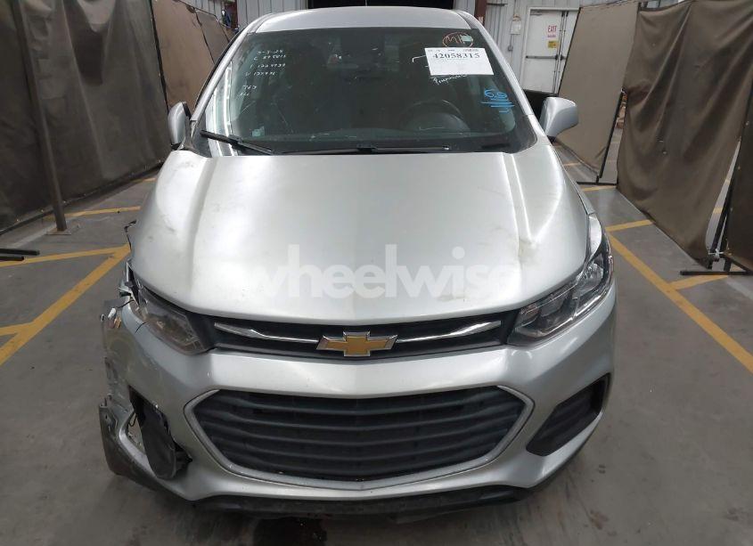 Photo 12 of 2020 Chevrolet Trax FWD LS (VIN 3GNCJKSB1LL137936)
