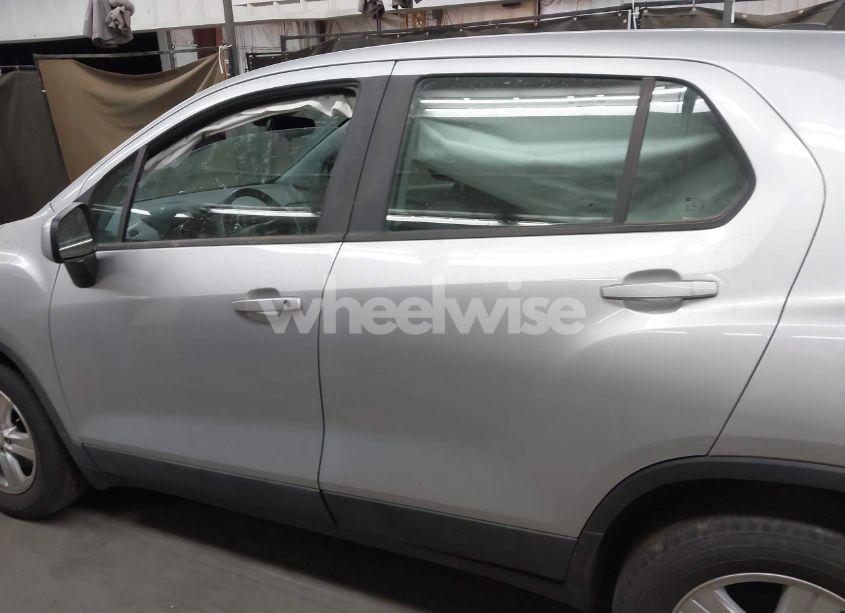 Photo 14 of 2020 Chevrolet Trax FWD LS (VIN 3GNCJKSB1LL137936)