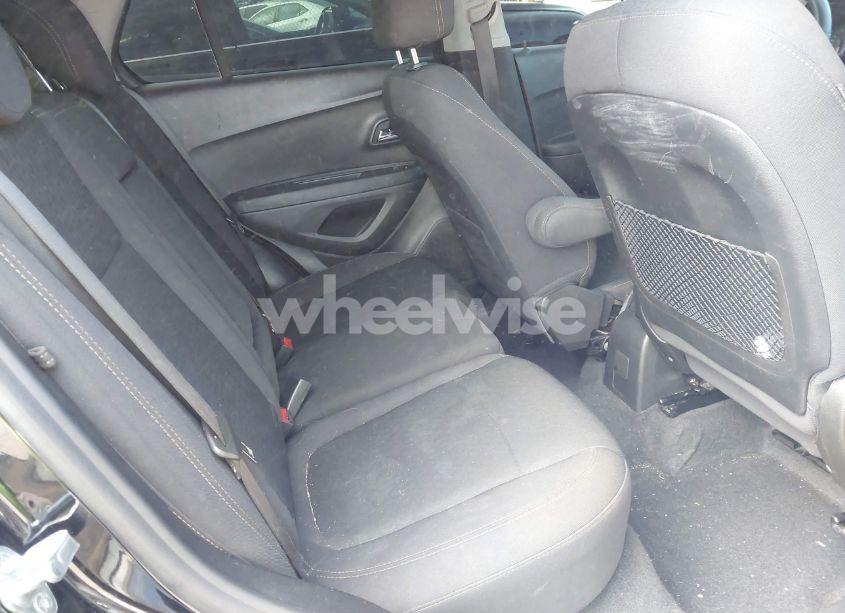 Photo 8 of 2020 Chevrolet Trax FWD LS (VIN 3GNCJKSB1LL306319)