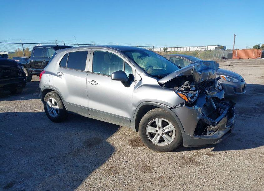 2020 Chevrolet Trax FWD LS (VIN 3GNCJKSB1LL307065) main photo