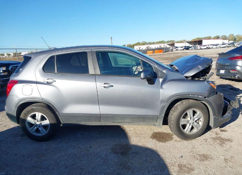 Photo 13 of 2020 Chevrolet Trax FWD LS (VIN 3GNCJKSB1LL307065)