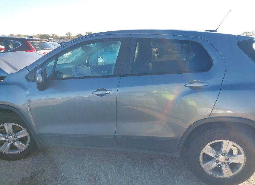 Photo 14 of 2020 Chevrolet Trax FWD LS (VIN 3GNCJKSB1LL307065)