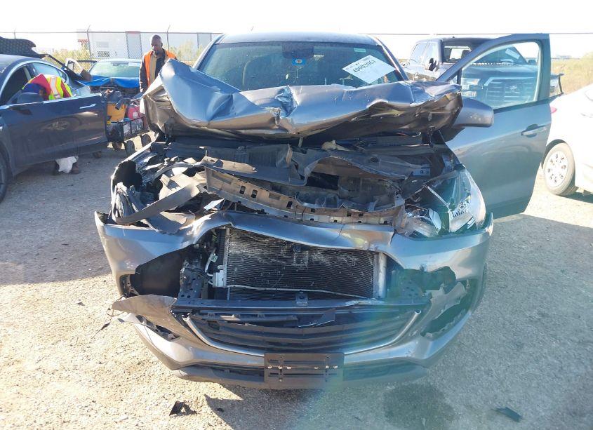 Photo 6 of 2020 Chevrolet Trax FWD LS (VIN 3GNCJKSB1LL307065)