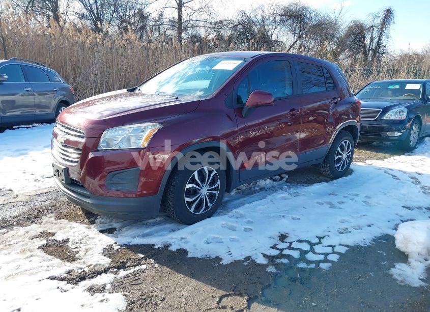 Photo 2 of 2016 Chevrolet Trax 1LS (VIN 3GNCJKSB2GL230583)