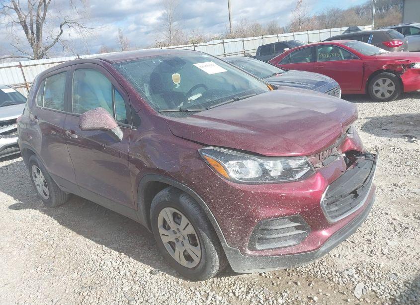 2017 Chevrolet Trax LS (VIN 3GNCJKSB2HL153943) main photo