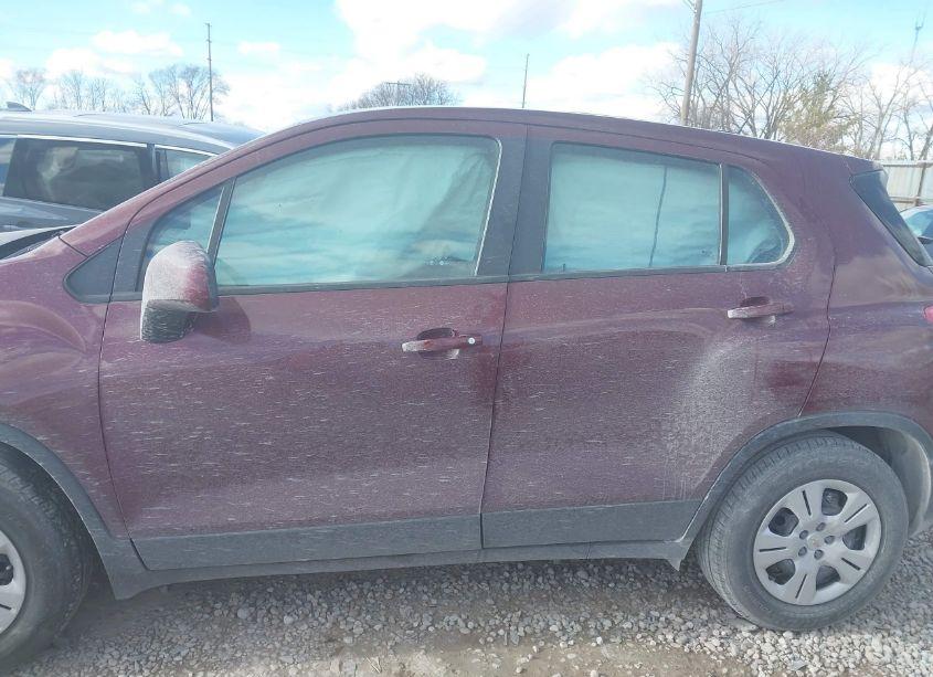 Photo 14 of 2017 Chevrolet Trax LS (VIN 3GNCJKSB2HL153943)