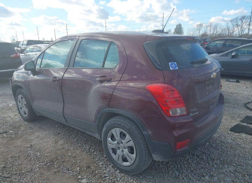 Photo 3 of 2017 Chevrolet Trax LS (VIN 3GNCJKSB2HL153943)