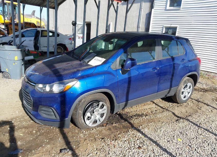 Photo 2 of 2017 Chevrolet Trax LS (VIN 3GNCJKSB2HL179278)