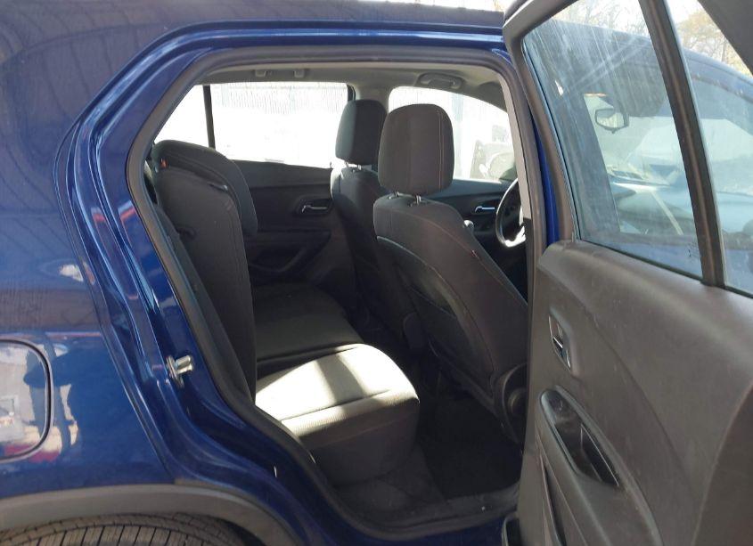Photo 8 of 2017 Chevrolet Trax LS (VIN 3GNCJKSB2HL179278)