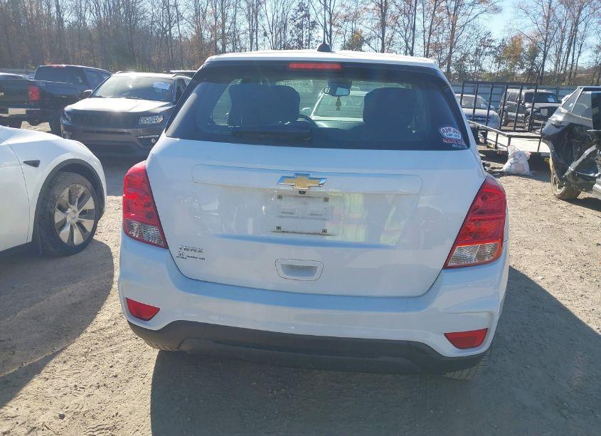 Photo 16 of 2017 Chevrolet Trax LS (VIN 3GNCJKSB2HL257221)