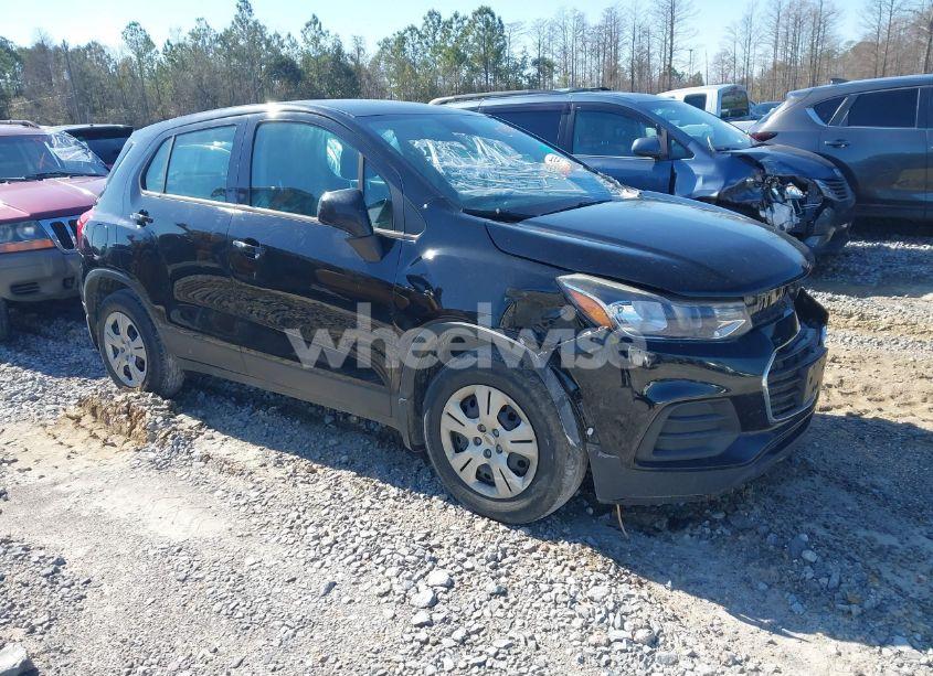 2018 Chevrolet Trax LS (VIN 3GNCJKSB2JL316368) main photo