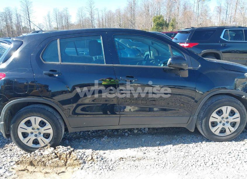 Photo 13 of 2018 Chevrolet Trax LS (VIN 3GNCJKSB2JL316368)