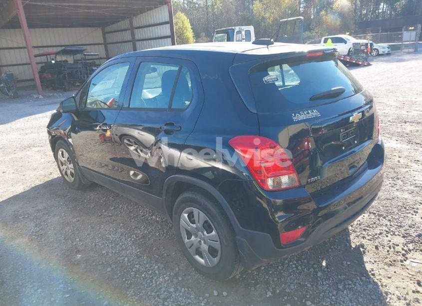 Photo 3 of 2018 Chevrolet Trax LS (VIN 3GNCJKSB2JL316368)