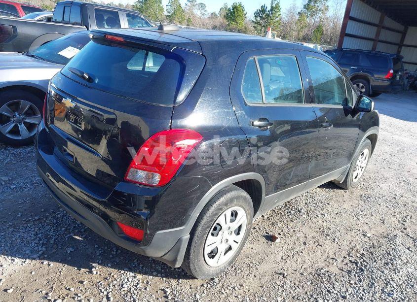 Photo 4 of 2018 Chevrolet Trax LS (VIN 3GNCJKSB2JL316368)