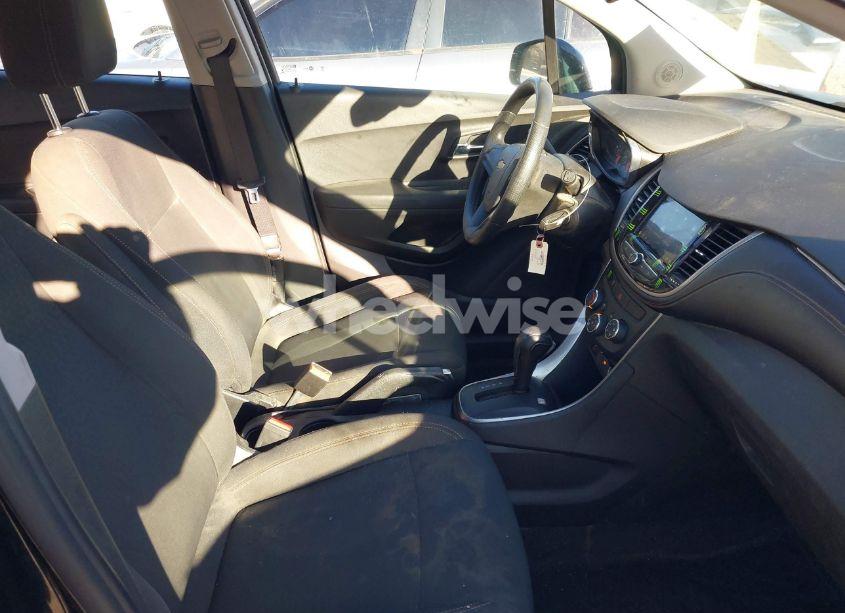 Photo 5 of 2018 Chevrolet Trax LS (VIN 3GNCJKSB2JL316368)