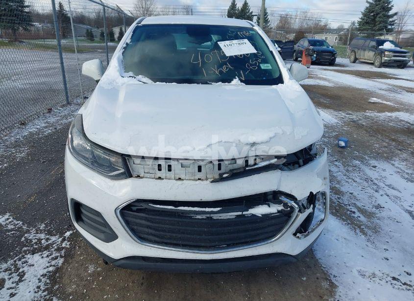 Photo 12 of 2018 Chevrolet Trax LS (VIN 3GNCJKSB2JL388526)
