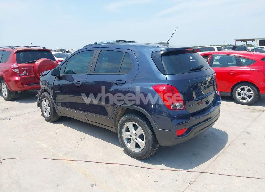 Photo 3 of 2019 Chevrolet Trax LS (VIN 3GNCJKSB2KL242533)