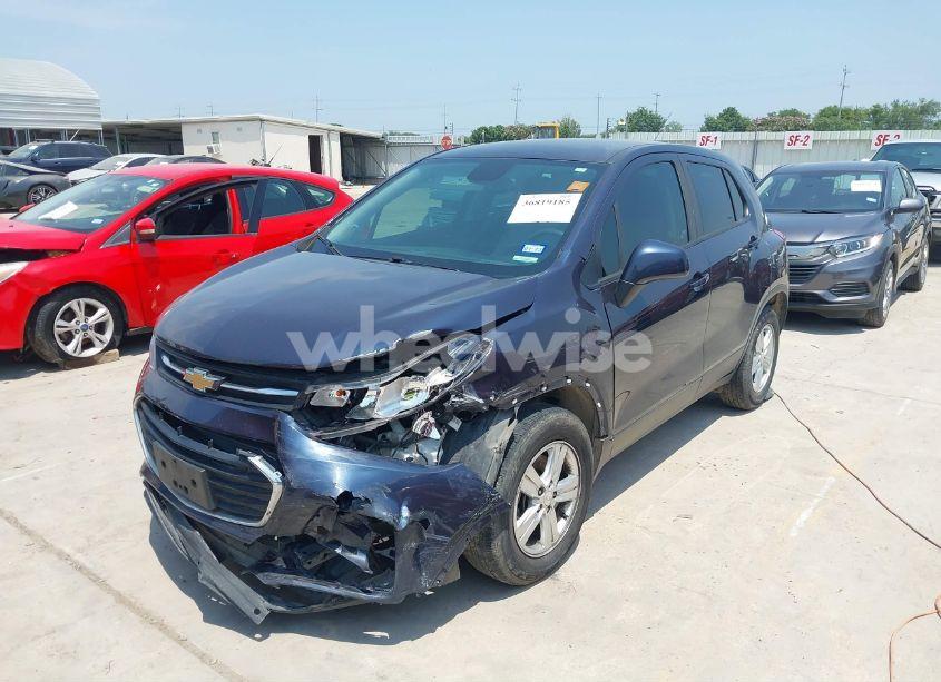 Photo 6 of 2019 Chevrolet Trax LS (VIN 3GNCJKSB2KL242533)