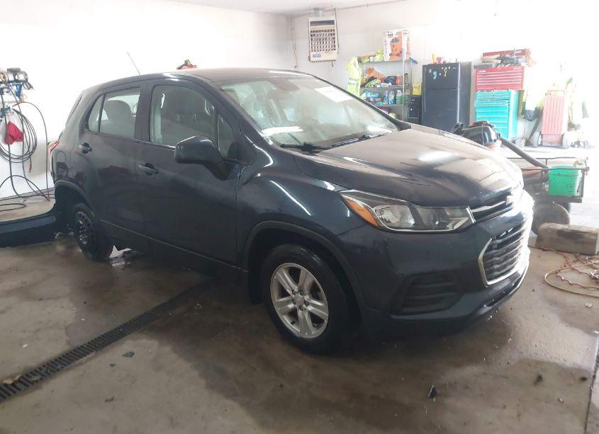 2019 Chevrolet Trax LS (VIN 3GNCJKSB2KL291635) main photo