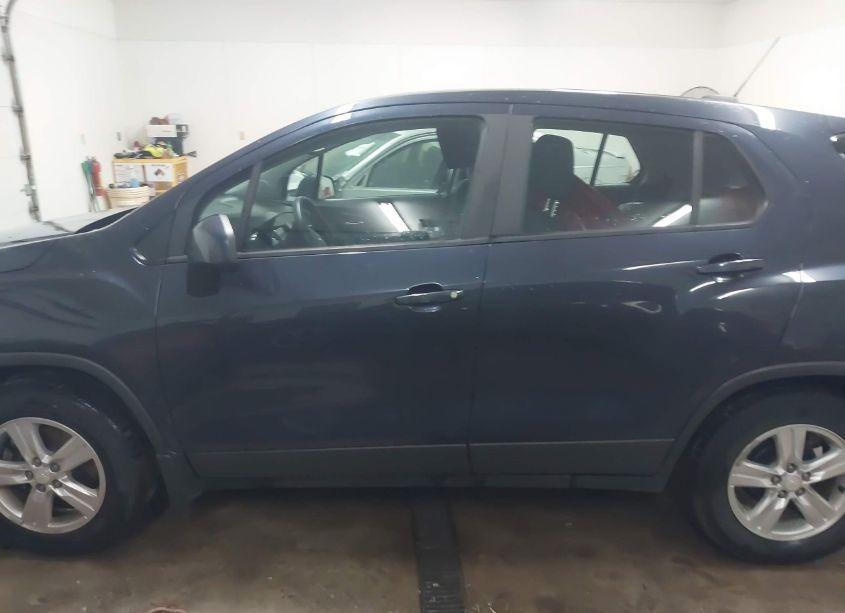 Photo 15 of 2019 Chevrolet Trax LS (VIN 3GNCJKSB2KL291635)