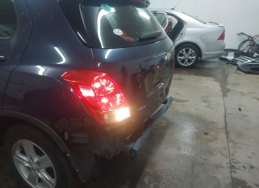 Photo 18 of 2019 Chevrolet Trax LS (VIN 3GNCJKSB2KL291635)