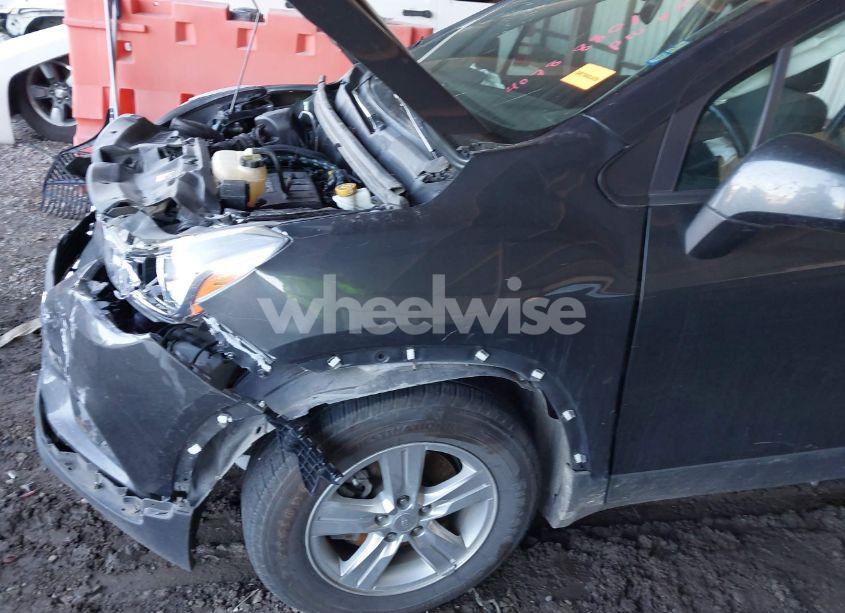 Photo 2 of 2019 Chevrolet Trax LS (VIN 3GNCJKSB2KL335875)
