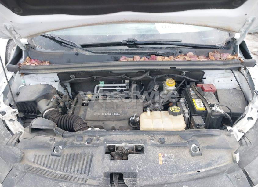 Photo 10 of 2019 Chevrolet Trax LS (VIN 3GNCJKSB2KL370576)