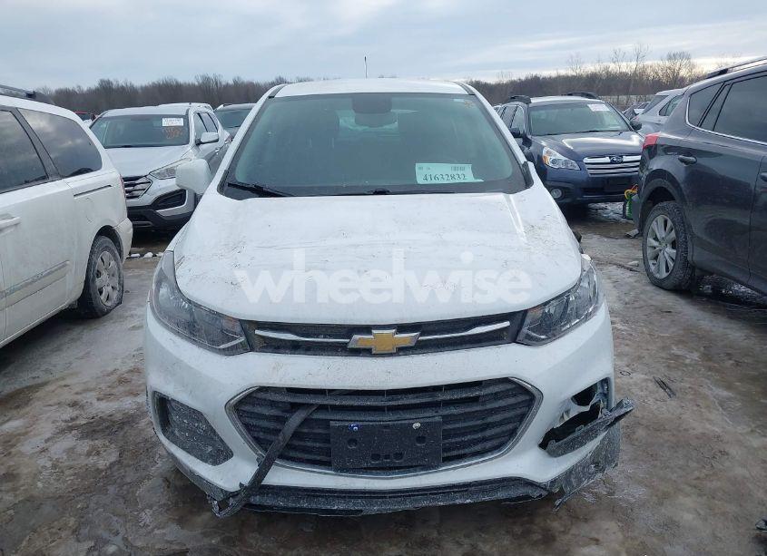 Photo 12 of 2019 Chevrolet Trax LS (VIN 3GNCJKSB2KL370576)