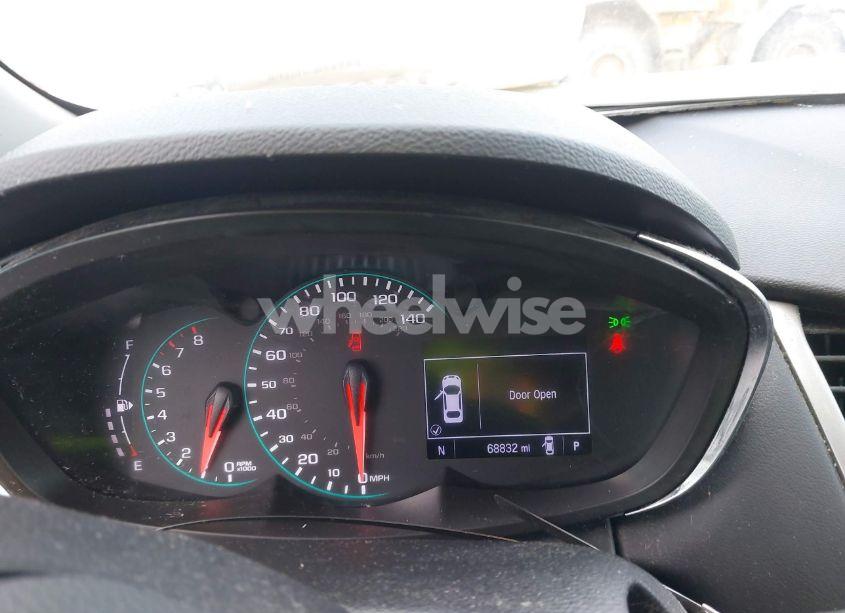 Photo 7 of 2019 Chevrolet Trax LS (VIN 3GNCJKSB2KL370576)