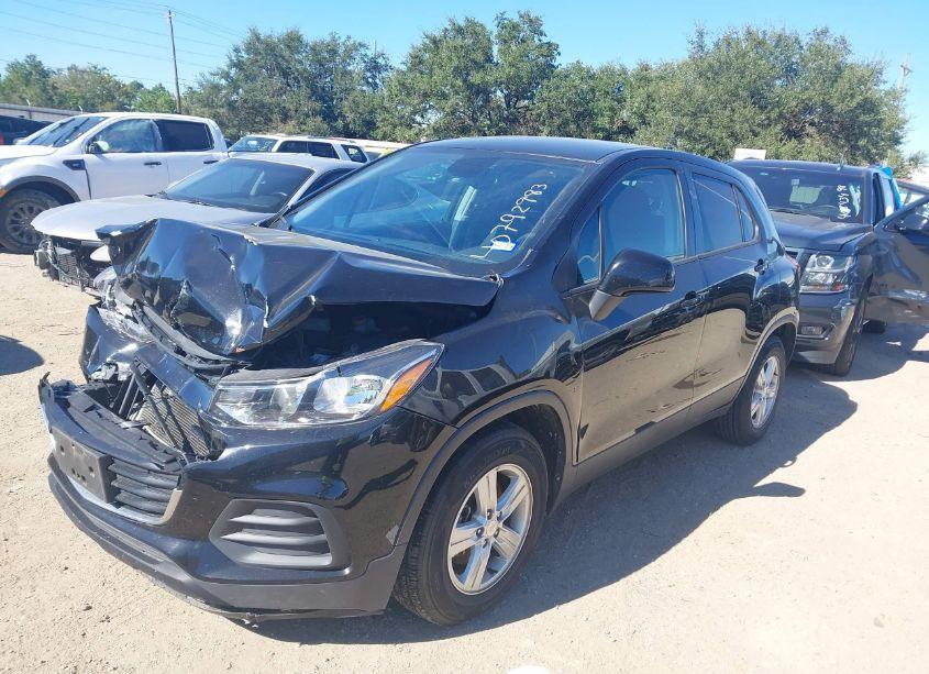 Photo 2 of 2019 Chevrolet Trax LS (VIN 3GNCJKSB2KL402278)
