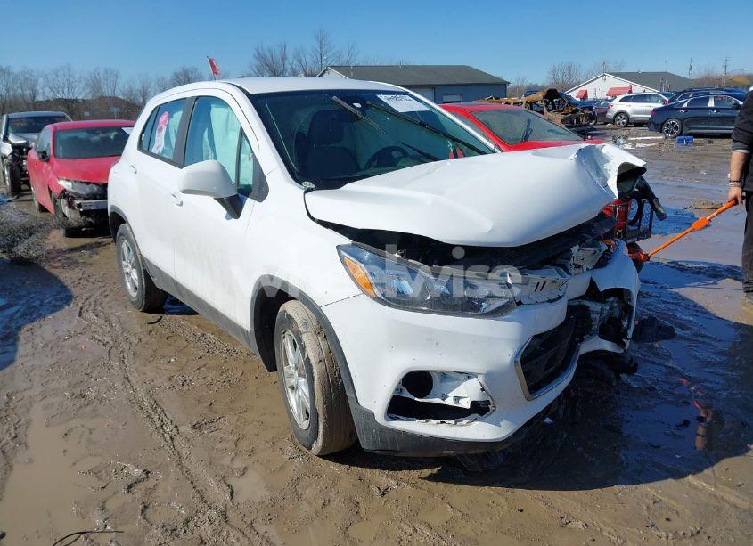 2020 Chevrolet Trax FWD LS (VIN 3GNCJKSB2LL132065) main photo